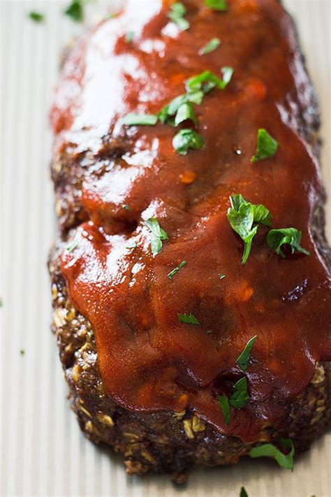 It might not be the sexiest piece of food, but damn is it delish. Old Fashioned Meatloaf | Countryside Cravings