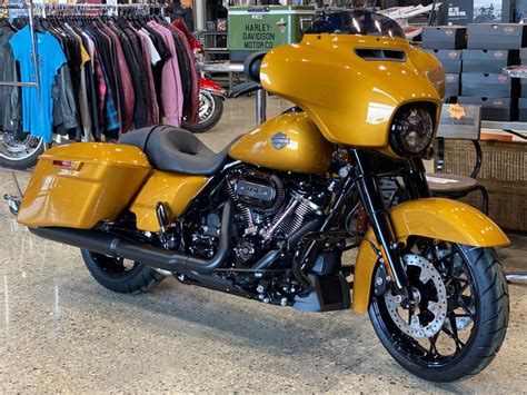 2023 Harley Davidson® Street Glide® Special Prospect Gold Black