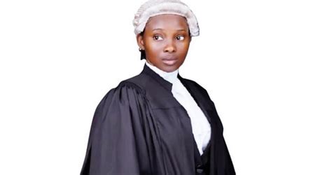 Best gifts for graduating law students. UI 2019 best graduating student from Law Reveals her ...