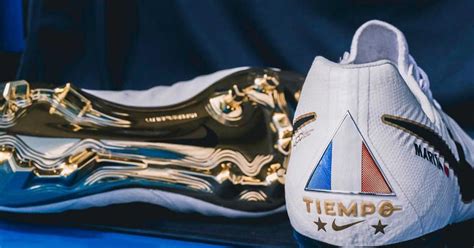 Details include km and lebron signature logos on the nike's mbappe x lebron james mercurial superfly vii elite soccer cleats are the same as standard colorways in terms of tech. Closer Look | Nike Creates Special White / Gold France World Champions Boots - Footy Headlines