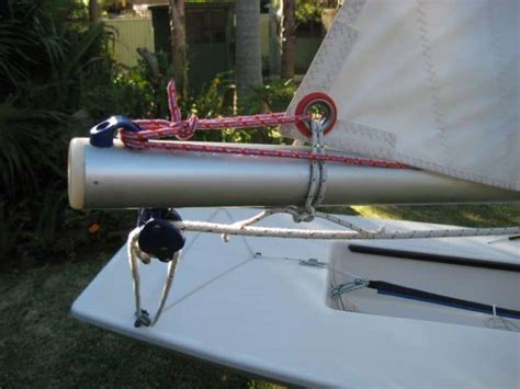Rigging A Laser Sailboat How To Rig And Launch A Laser Dinghy
