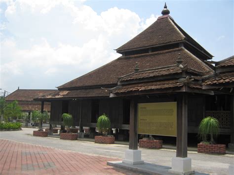 Satu di pulau penang , satu di kelantan , dan satu. Masjid Kg Laut- Masjid Tertua di Malaysia - Liku-Liku ...