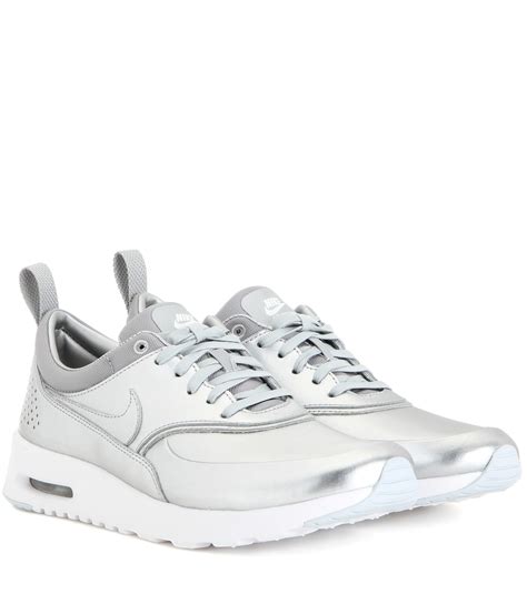 Silversneakers go is the fitness companion app that makes it easy for you to get fit, stay active, and develop healthy exercise habits. Lyst - Nike Air Max Thea Metallic Silver Sneakers in Metallic