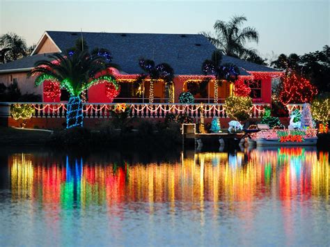 Maybe you would like to learn more about one of these? Stunning Outdoor Christmas Displays | Interior Design ...