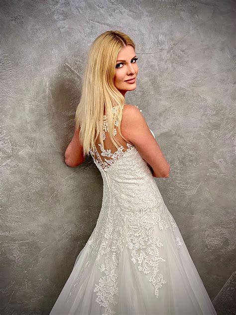 Wenn sie bei den kleinanzeigen in singen (hohentwiel) noch nicht fündig wurden, schauen sie oder einfach ein gesuch über eine kostenlose kleinanzeige in singen (hohentwiel) gratis inserieren. Brautkleid B2109 - Angelex Princess