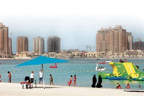 Looking for a cheap holiday or a last minute weekend deal? Qatar is schathemelrijk, maar toch kwetsbaar - NRC