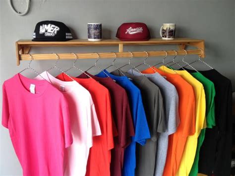 Baju 3 pintu, rak baju 3 sekat, rak baju 3, rak baju 5 tingkat, gantungan baju besi, gantungan. Jual Rak Display Baju Kayu di lapak Manifesto rizktiar