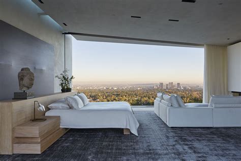 Los Angeles Hillside Villa Retreat With Daring Modern Architecture