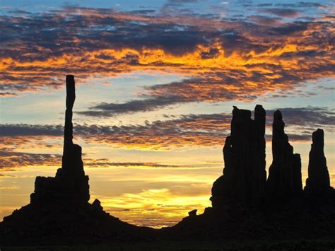Sunrise Silhouettes Arizona Monument Valley Totem