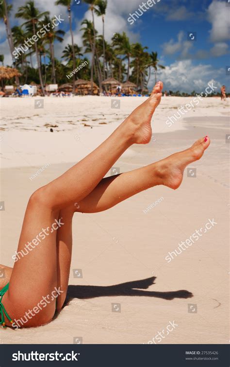 Women S Sexy Legs On The Beach Stock Photo 27535426 Shutterstock
