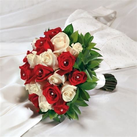 Red And White Rose Bouquet Santos Florist Newark Nj