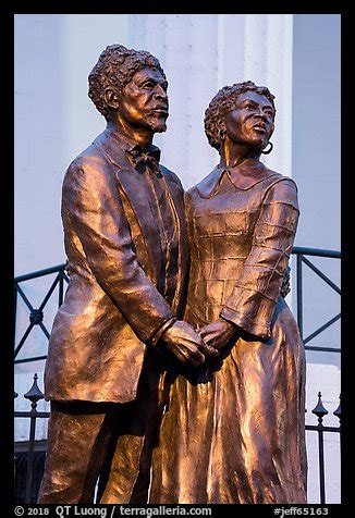 Picture Photo Statue Of Dred And Harriet Scott By Harry Weber Gateway