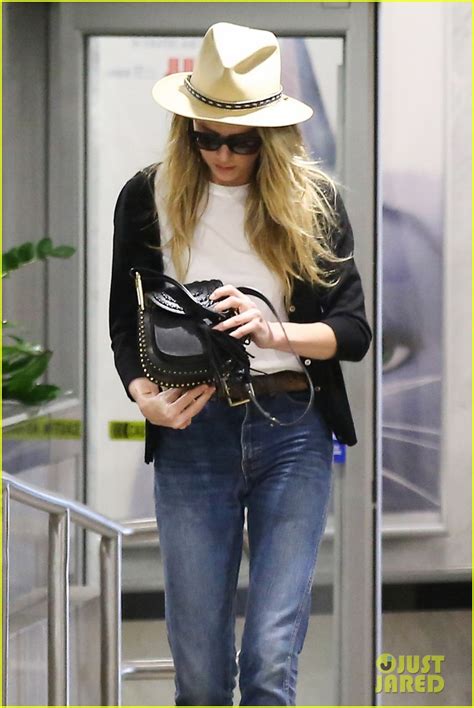 Photo Amber Heard Makes Some Rare Public Outings 08 Photo 3706033