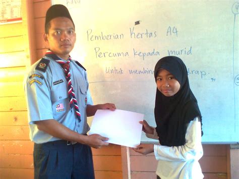 Kertas kuarto atau q4 (american quarto). LoNgK@i_2U (*_*): Murid dapat kertas A4 untuk buat Folio ...