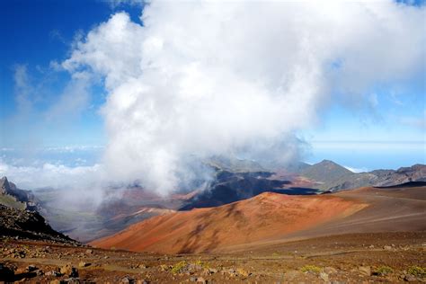 This amazing collection of landscapes, centered haleakala hiking. Maui - Haleakala National Park | Tips, Hikes, Tours ...