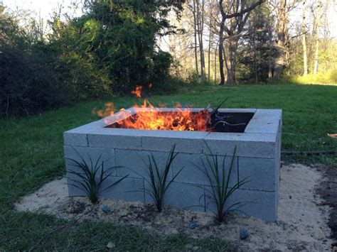 Block fire pit and it's privileges: 7 Awesome Cinder Block Fire Pit Ideas ...