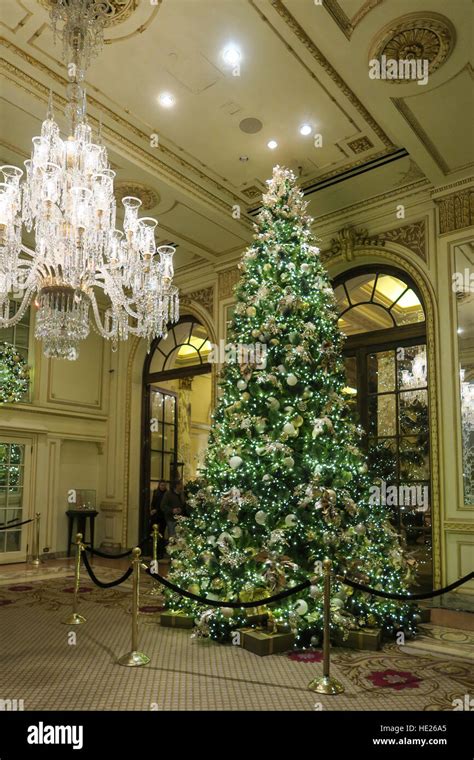 The Plaza Hotel New York City Christmas Hi Res Stock Photography And