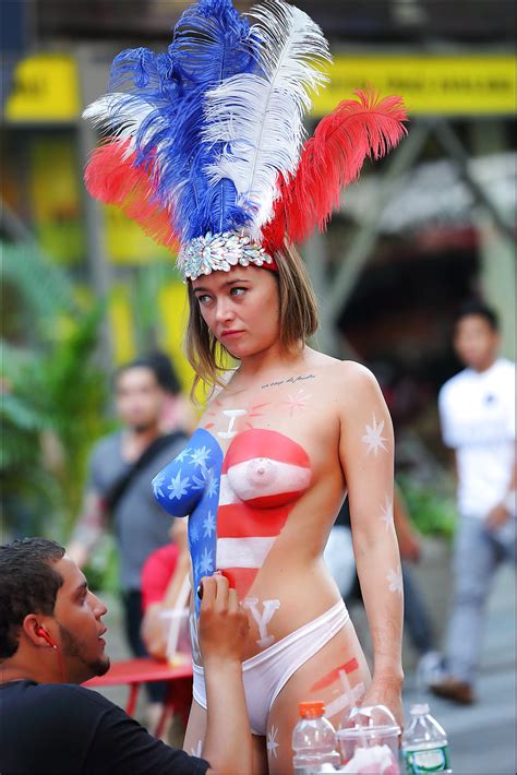 Times Square Topless Street Performer Arrested For Offering Cop Oral Cloud Hot Girl