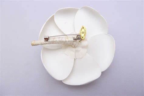 Auth Chanel Camellia Flower Pin Brooch White Plastic E17389 Ebay
