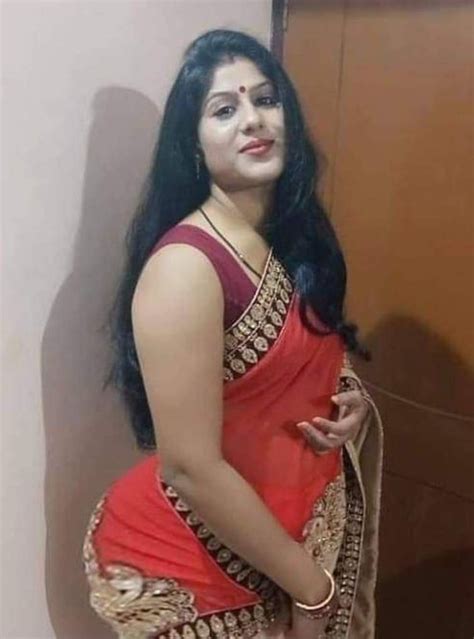 Chudasi Aunty Madhu Exposing Her Huge Boobs Boobs Pics My Xxx Hot Girl