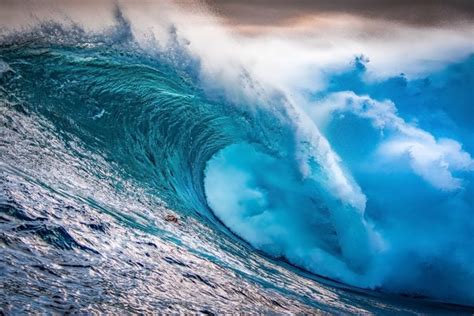 Breathtaking Wave Photos You Wont Believe Are Real Readers Digest