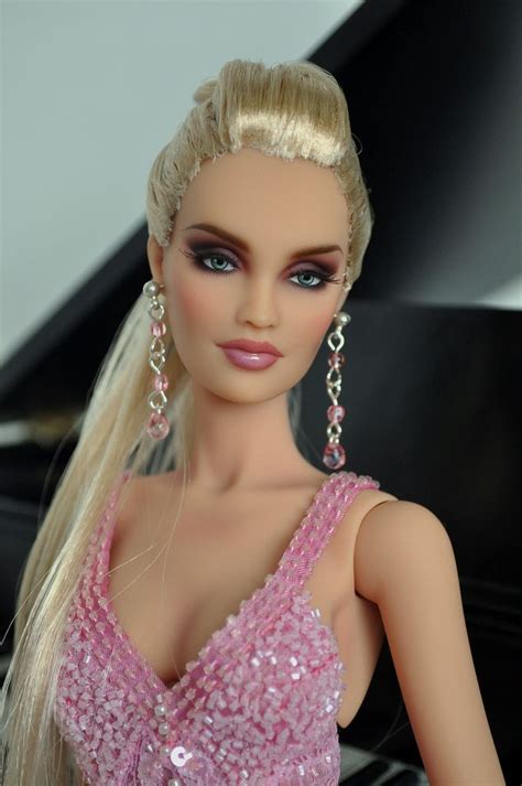 Kingdom Doll S Beautiful Holly Dress Barbie Doll Barbie Model Doll Clothes Barbie Vintage