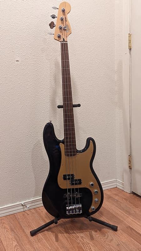 Primary Bass Fretless Fender Deluxe Active Precision Bass Special Navy Blue Metallic
