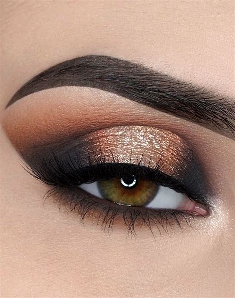 Best Eye Makeup Looks For 2021 Gold And Smokey