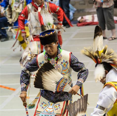 2012 Gathering Of Nations Pow Wow Straight Dancing Flickr