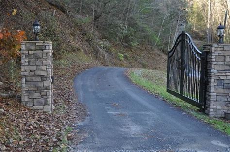 Maybe you would like to learn more about one of these? Creeks and old style barn - Picture of Black Bear Hollow ...