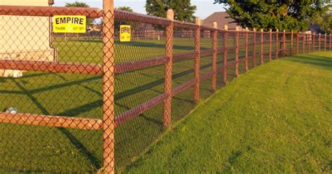 Build A Wood And Chain Link Fence Beauty Strength Visibility