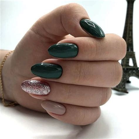 50 Elegant Emerald Christmas Green Nail Designs You Shoud Do For The