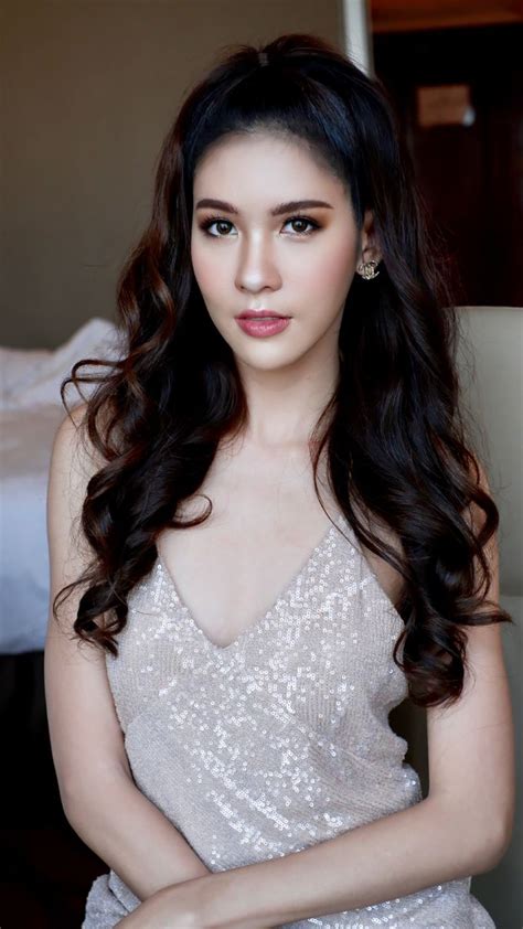 Elegant Look By Thai Model By Thiyada Angela Mua