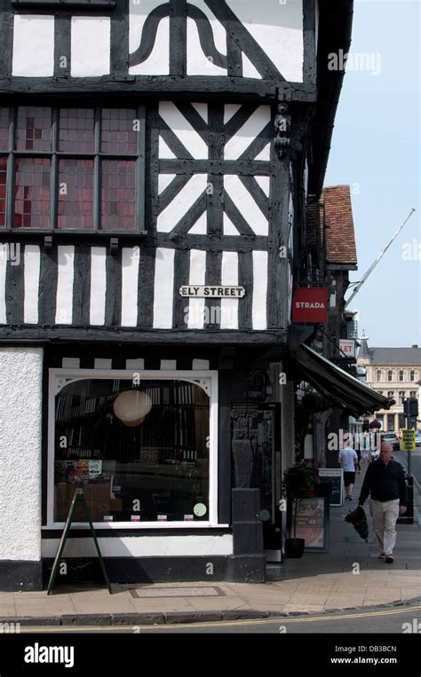 Half Timbered Stratford Upon Avon Hi Res Stock Photography And Images