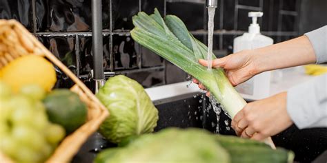 Aprenda como higienizar alimentos de modo prático e eficaz