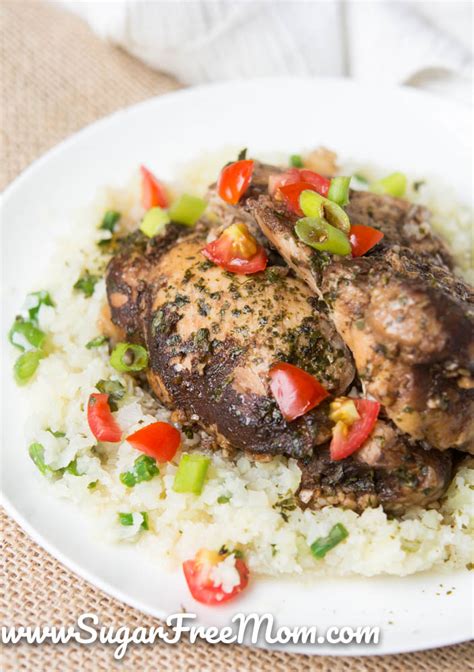 Easy slow cooker recipes for the busy lady. Low Carb Slow Cooker Balsamic Chicken Thighs
