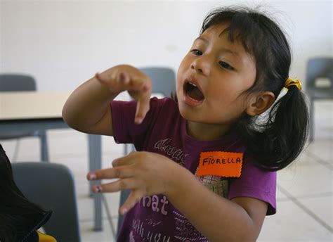 Niños Sordos Demandan Que Dibujos Animados Incluyan Lenguaje De Señas