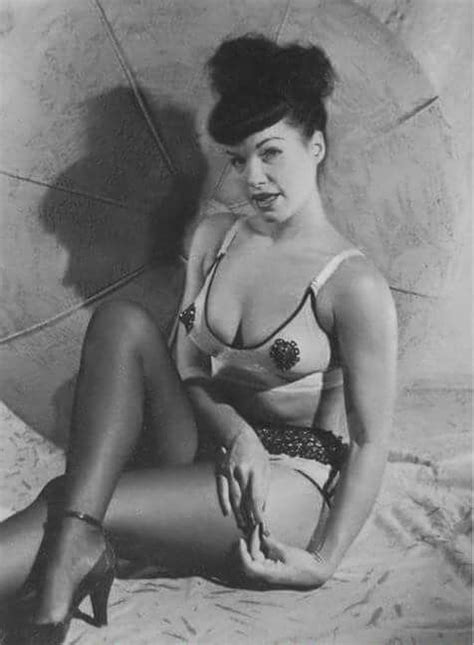 Bettie Page Photos Pin Up Model Vintage Pinup 1950s Pinup Classic Beauty Real People Pin