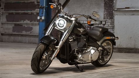 Harley Davidson Fat Boy 2018 Price Mileage Reviews Specification