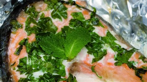 Darnes de saumon en papillotes à la menthe facile et rapide découvrez
