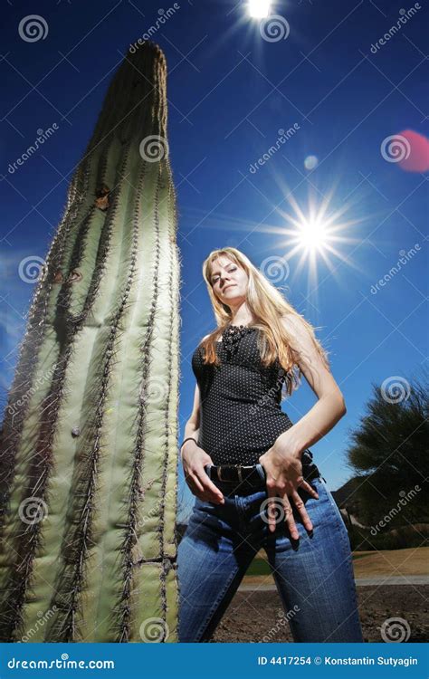 Cactus Sexy De Fille Photo Stock Image Du Mod Le Angle