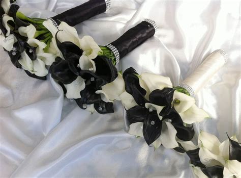 Bridesmaid Bouquets Option With Black And White Calla Lilies Calla