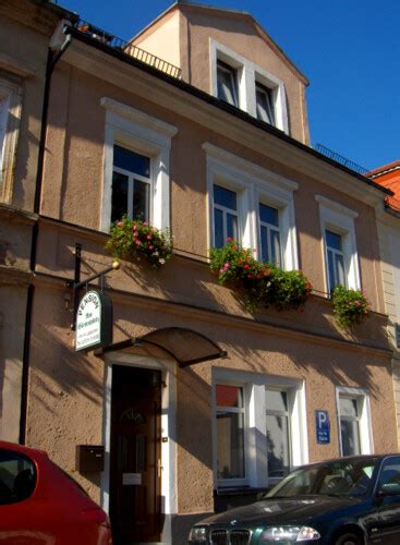 Dg wohnung in 3 familienhaus: Monteurzimmer: Ferienwohnung Hirtenplatz in 09599 Freiberg ...
