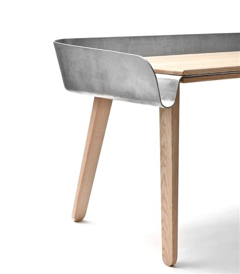 Homework Table By Tomas Kral 家具デザイン 家具のアイデア 家具