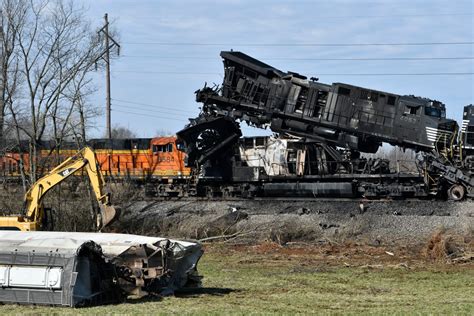 Four Hurt In Kentucky Train Accident