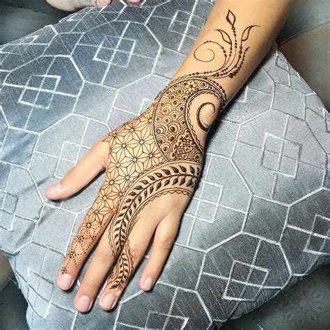 24 Henna Tattoos By Rachel Goldman You Must See
