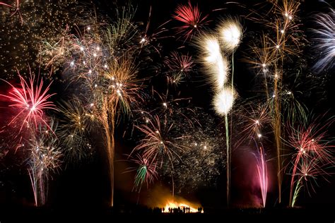 new-year-s-celebration-in-reykjavik-iceland-best-firework-show-you-will-ever-see