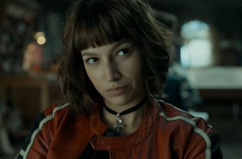 ¿cómo te suenan 2.400 millones de euros?¿, es lo que le plantea a tokio, una joven experta en atracos que se encuentra en busca y captura por repelishd » ver la casa de papel serie online, completa gratis de la temporada 1 capítulo 1 online, podrás descargar capítulos de la serie la. Tokio de 'La Casa de Papel' ahora formará parte de Hollywood