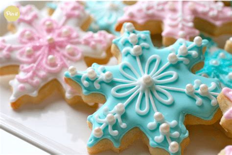 Here are 8 of the most beautiful christmas cookies you've ever seen. 8 Of The Most Beautiful Christmas Cookies - Simplemost