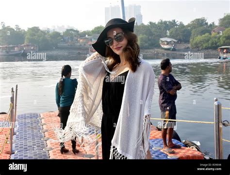 Mumbai India 21st Nov 2018 Exclusive Actress Elli Avram In Black Hat Seen At The Versova